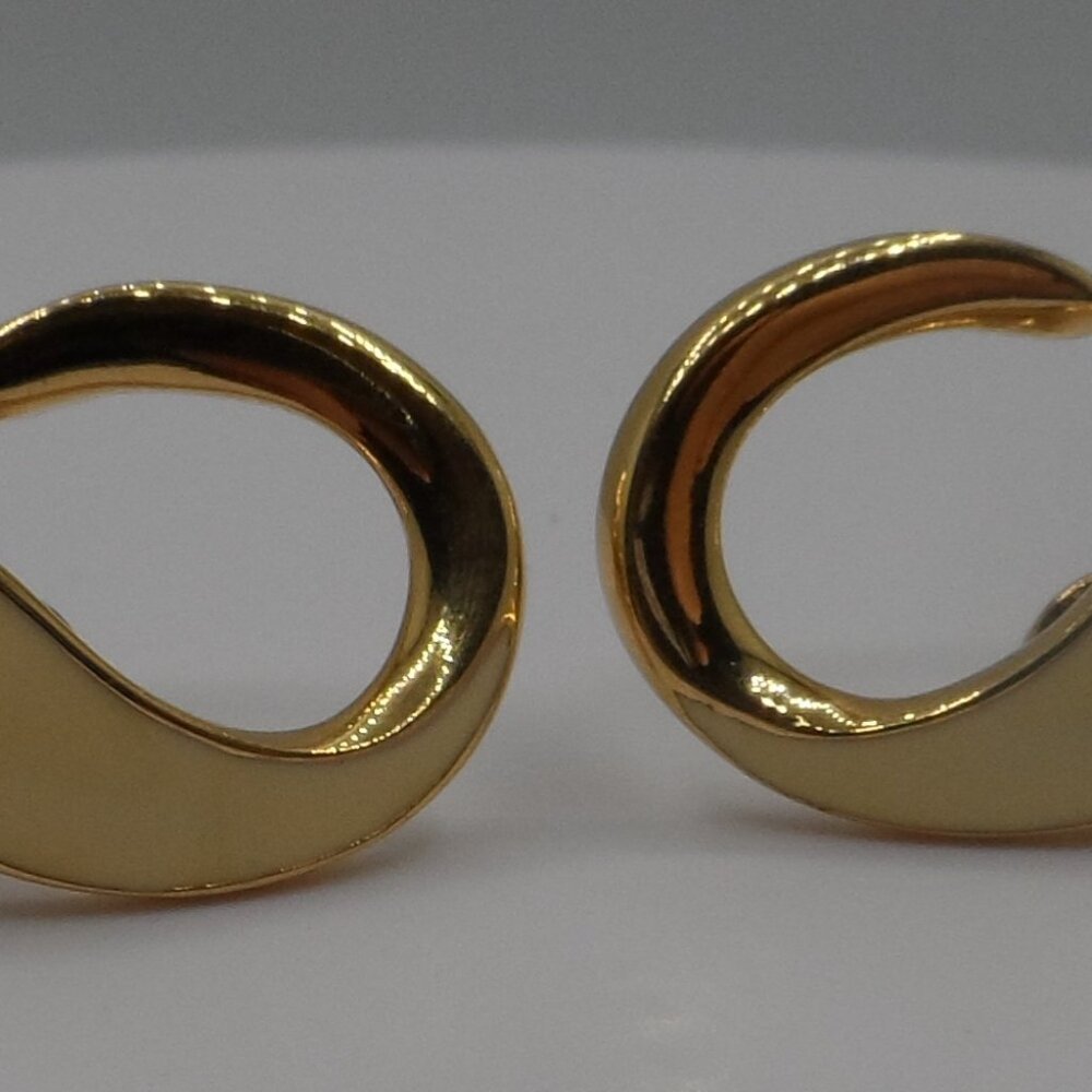 Monet Pierced Earrings Goldtone Swirls w/Beige Enamel - Picture 2 of 8